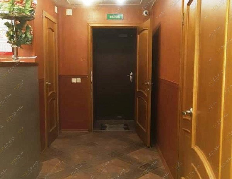 Сауна на Литейном, в Санкт-Петербурге, Литейный проспект, 30 (вход под арку во двор) | Парная с каменкой — вид изнутри | 1001sauna.com