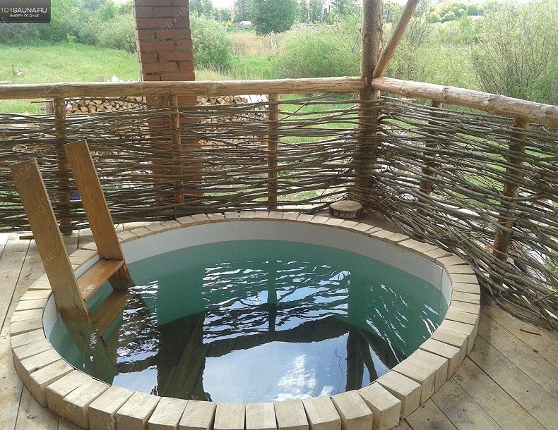 Комплекс Бани Ивановича, в Магнитогорске, Мостовой проезд, 8 Б | Бассейн на террасе. Вода родниковая | 1001sauna.com