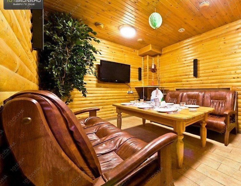 Сауна Сауна Русич СПб, в Санкт-Петербурге, Зеленогорская, дом 4, литера А | Комната отдыха с кожаными диванами и ТВ | 1001sauna.com