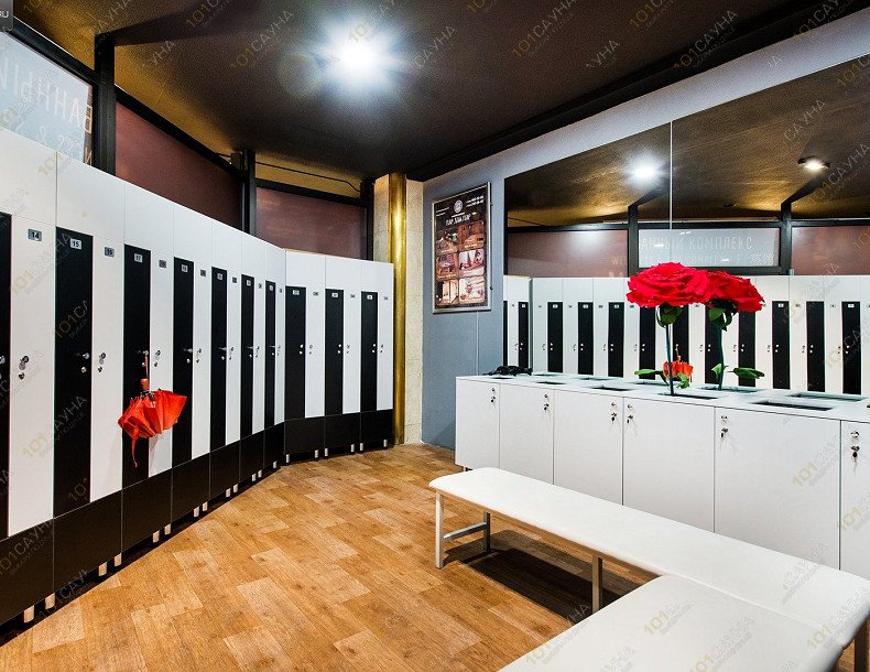 Банный комплекс Ирония судьбы и с лёгким паром, в Санкт-Петербурге, Площадь Победы, 1 | Джакузи и купель в комплексе Ирония судьбы | 1001sauna.com