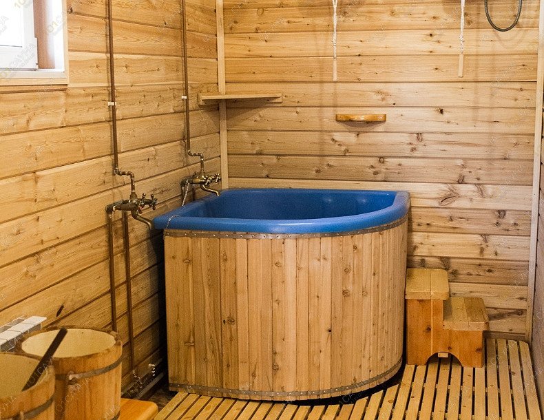 Баня на дровах Аквариум, в Кемерове, Механизаторов 15"а" | купель и душ | 1001sauna.com