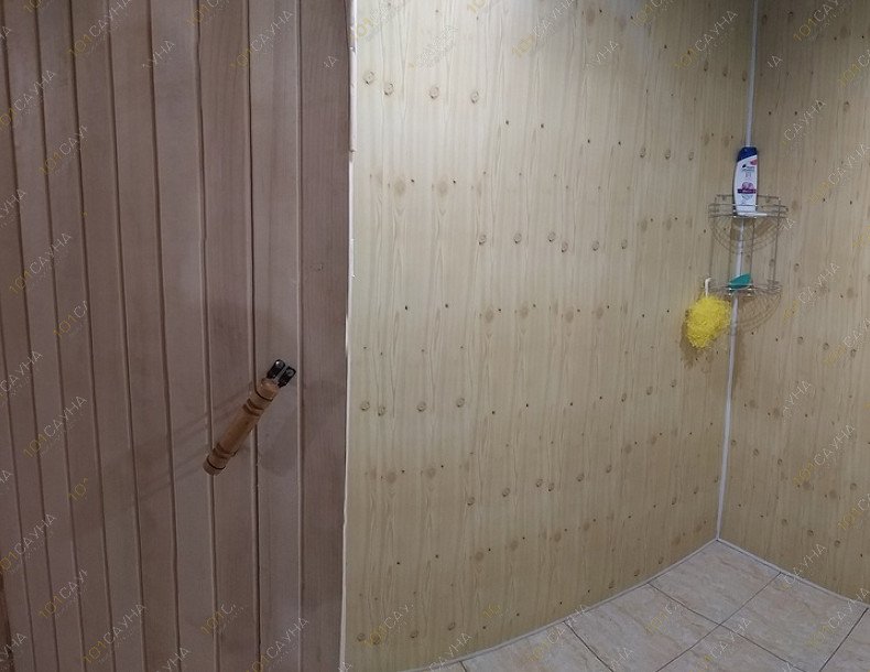 Гостевой дом Банька в Гоголях, в Пскове, Большая Гоголевка | Переход из парной в душевую  | 1001sauna.com