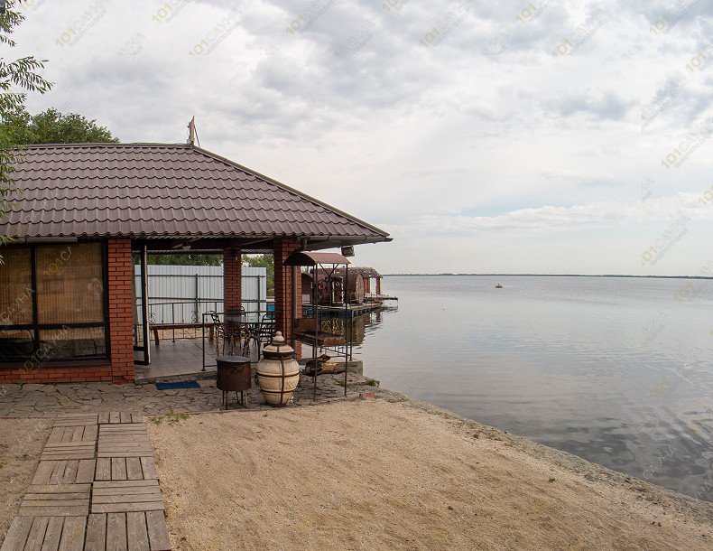 Банный комплекс Яблоневый сад, в Челябинске, Бродокалмакский тракт, Тракторосад 1, дорога 22, участок 76 | беседка на берегу | 1001sauna.com