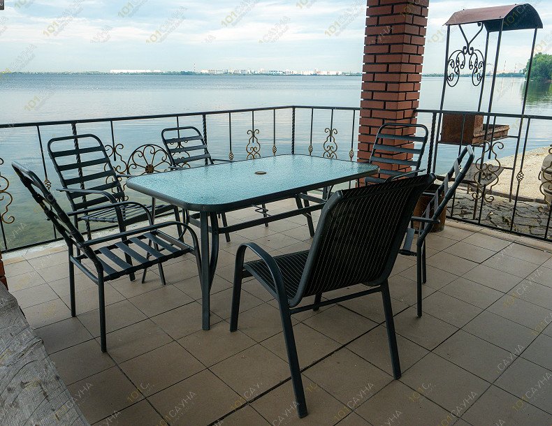 Банный комплекс Яблоневый сад, в Челябинске, Бродокалмакский тракт, Тракторосад 1, дорога 22, участок 76 | беседка на берегу тераса | 1001sauna.com