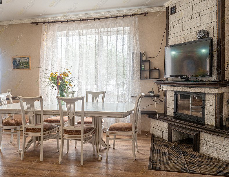 Банный комплекс Яблоневый сад, в Челябинске, Бродокалмакский тракт, Тракторосад 1, дорога 22, участок 76 | обеденная зона коттедж | 1001sauna.com