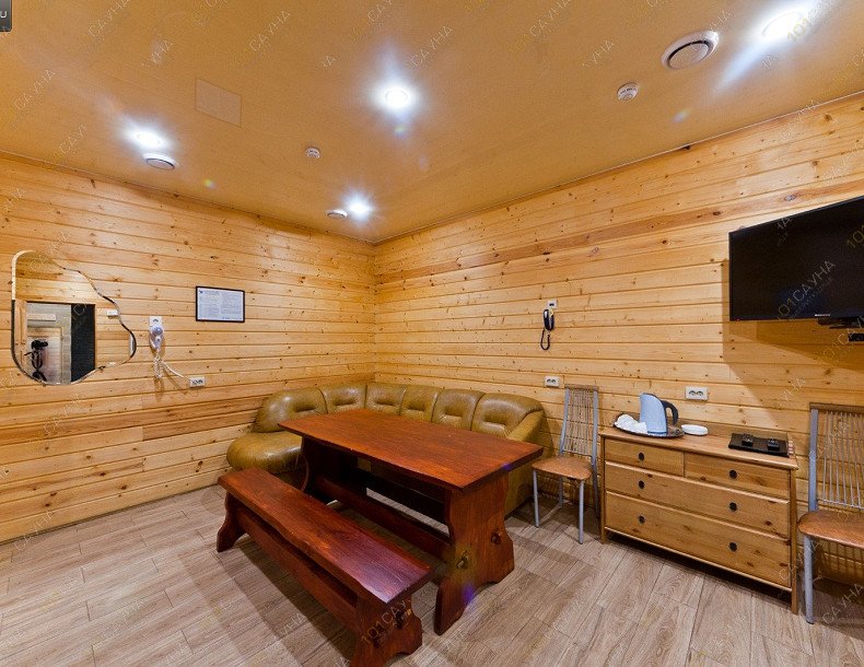 Сауны в отеле К-Визит, в Санкт-Петербурге, Чистяковская, 2 | Зона отдыха с диваном в сауне «Финская» отеля К-Визит | 1001sauna.com