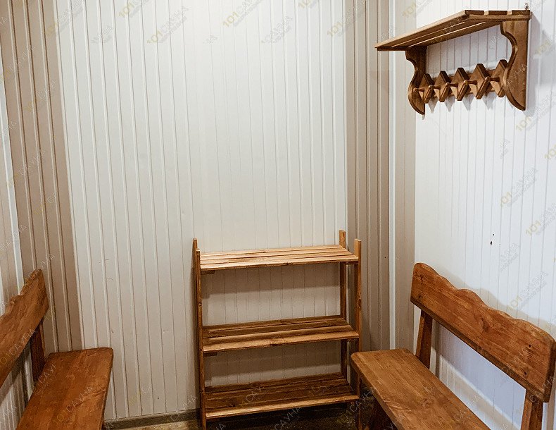 Сауна на турбазе Домостроитель, в Энгельсе, пос. Лесной, п-ов Сазанка, турбаза Домостроитель | Просторная душевая | 1001sauna.com