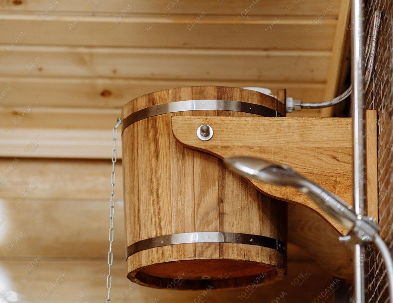 Баня Баня на Лампушке, в Санкт-Петербурге, Ленинградская обл., Приозерский р-н, 3 км от дер. Раздолье, база отдыха «Шишки на Лампушке» | Душ и обливное ведро в бане | 1001sauna.com