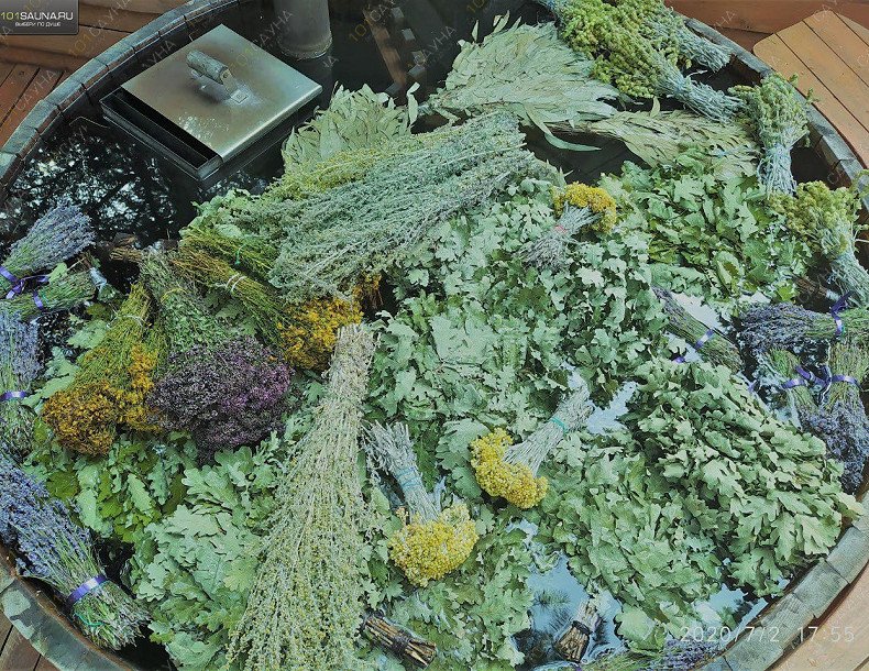 ЭКО-комплекс Нефритовые бани, в Алуште, улица 5-й километр Ялтинского шоссе, строение 7 | В нашем наличии различные веники: березовые, дубовые, кленовые, а также травяные  | 1001sauna.com