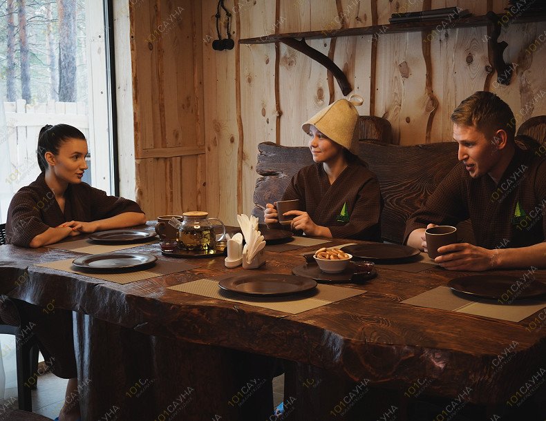 Банный комплекс Лесная Здрава, в Кургане, пст Усть-Утяк, улица Курортная, 1 | Гости в обеденной зоне в комнате отдыха | 1001sauna.com