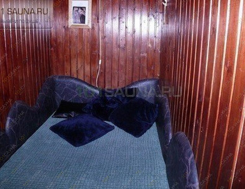 Сауна Русские парные, в Санкт-Петербурге, Энгельса проспект, 147 к1 | VIP-комната с мягкой мебелью и деревянной отделкой стен | 1001sauna.com