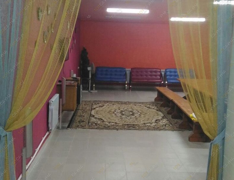 Баня ТелоГрейка, в Абакане, Усть-Абакан рп, Карла-Маркса, 11А | Вход в банкетный зал сауны ТелоГрейка в Усть-Абакане | 1001sauna.com