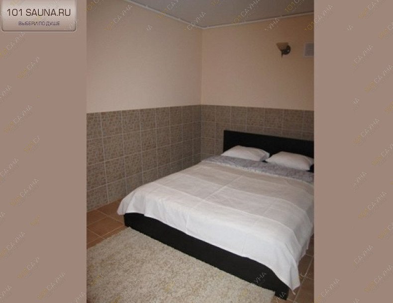 Коттедж Золотая подкова, в Новосибирске, Немировича-Данченко, 11 | Коттедж Золотая подкова. Новосибирск. ул. Немировича-Данченко, 11. Телефон: +7 (383) 286-62-54. Каталог: Бани и сауны Новосибирска. Фото: спальная комната, комната отдыха 2 | 1001sauna.com