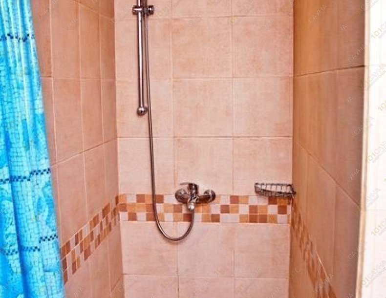 Коттедж Золотая подкова, в Новосибирске, Немировича-Данченко, 11 | Коттедж Золотая подкова. Новосибирск. ул. Немировича-Данченко, 11. Телефон: +7 (383) 286-62-54. Каталог: Бани и сауны Новосибирска. Фото: душевая | 1001sauna.com