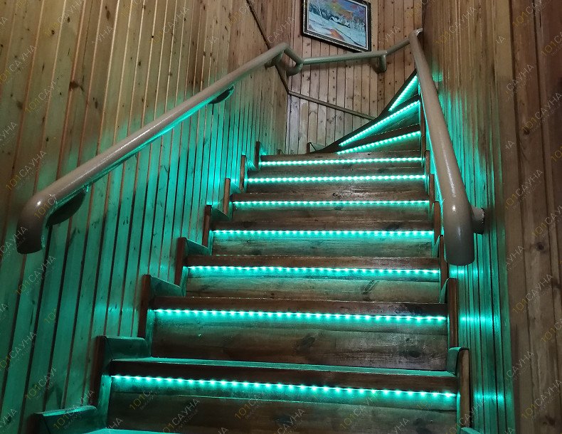 Сауна Амазонка, в Орске, ул. Энергетиков, 130 (вход слева с торца) | Лестница с подсветкой | 1001sauna.com