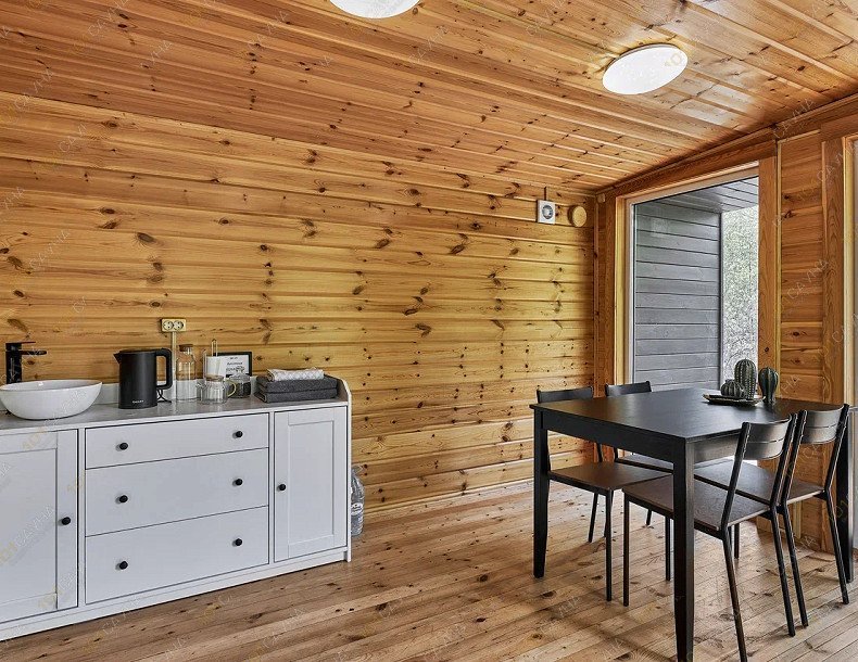 White Wood, Баня