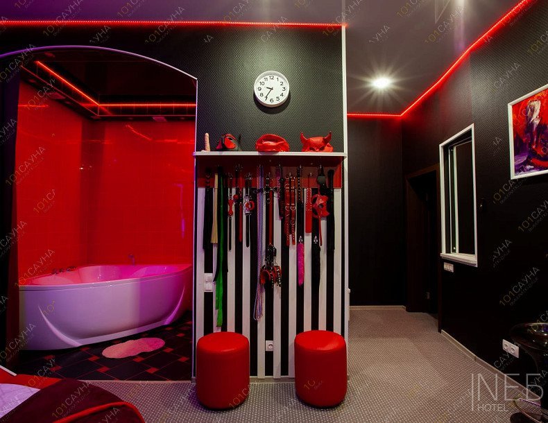 Тематический отель Небо на Магистральной, в Омске, Магистральная, 52 | Номер "Красная комната": 8 | 1001sauna.com