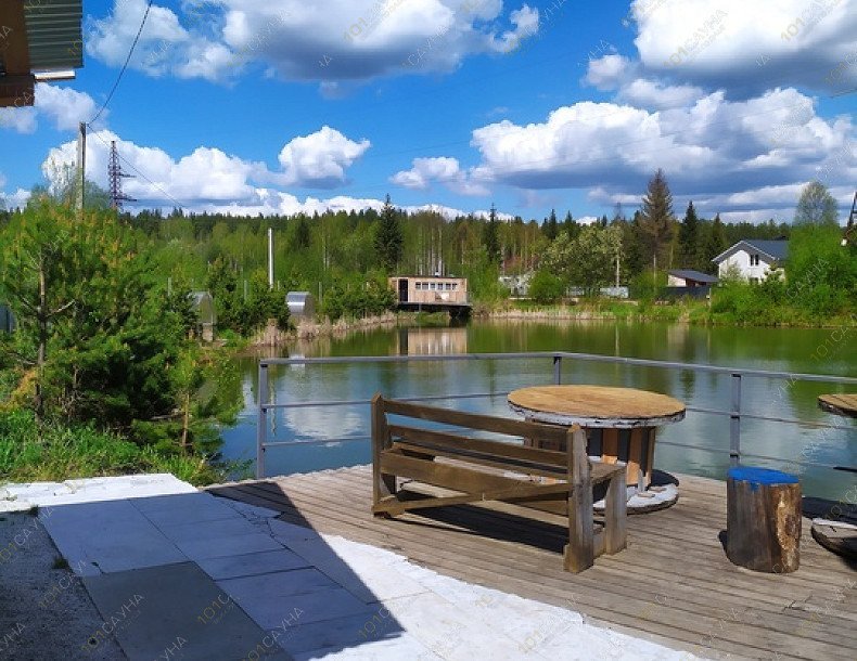 Комплекс Баня на пруду, в Златоусте, Квартал Орловский, 74 А | Зона отдыха на пристани у мангала | 1001sauna.com