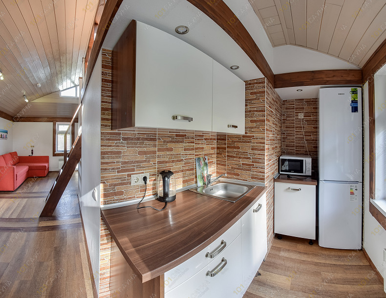 Центр отдыха Джонка на воде, в Омске, Островский 1-й пер, 1/1 (у ДОСААФа) | Номер "Каюта для  отдыха - Люкс": Каюта для отдыха. Люкс. Фото 1 | 1001sauna.com