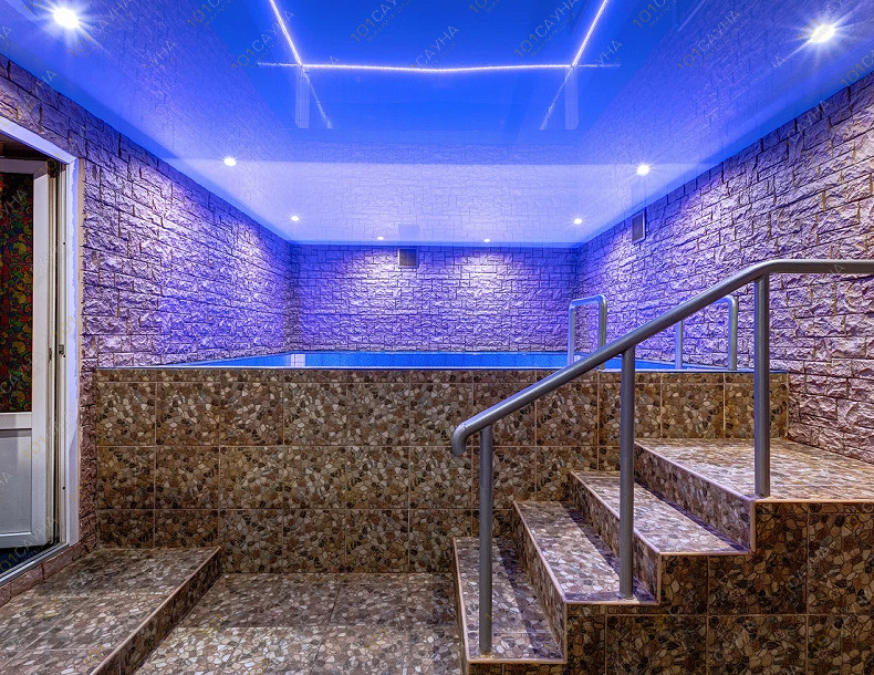 Баня Маяк, в Москве, Поречная улица, 3, корп. 3 | Турецкий хамам со ступеньками и синей подсветкой 2 | 1001sauna.com