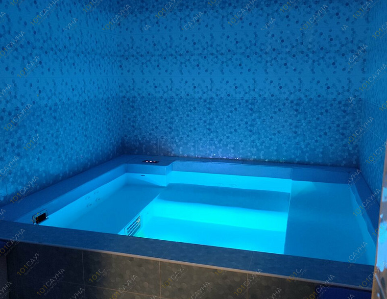 sauna Сауна Тропикана, в Абакане, ул. Кирова, 20А | Купель с подсветкой в сауне Тропикана в Абакане | 1001sauna.com