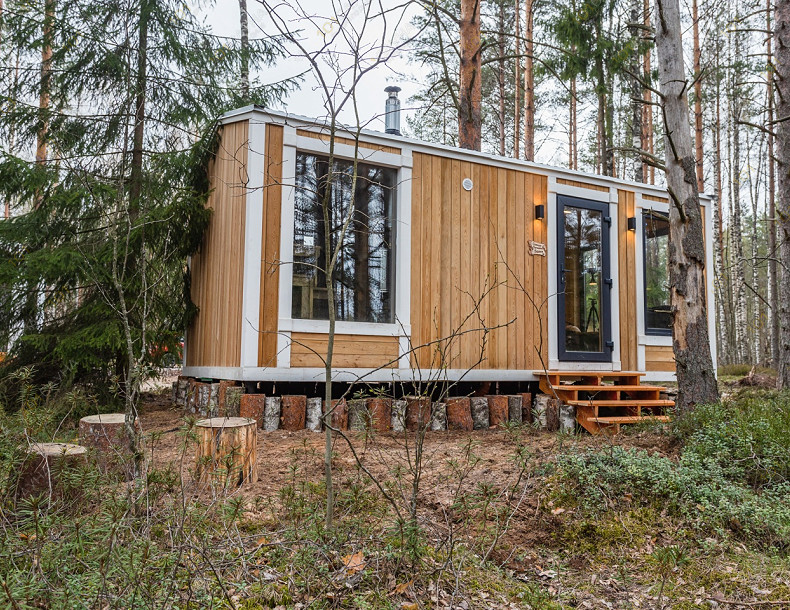 Баня в коттедже Элиза Хоум, в Санкт-Петербурге, 1-й Клеверный переулок, 10 | Экстерьер банного домика в лесу | 1001sauna.com