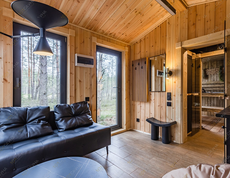 Баня в коттедже Элиза Хоум, в Санкт-Петербурге, 1-й Клеверный переулок, 10 | Зона отдыха с входом в парную | 1001sauna.com