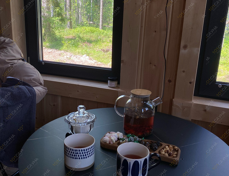 Баня в коттедже Элиза Хоум, в Санкт-Петербурге, 1-й Клеверный переулок, 10 | Чайный стол с видом на лес | 1001sauna.com