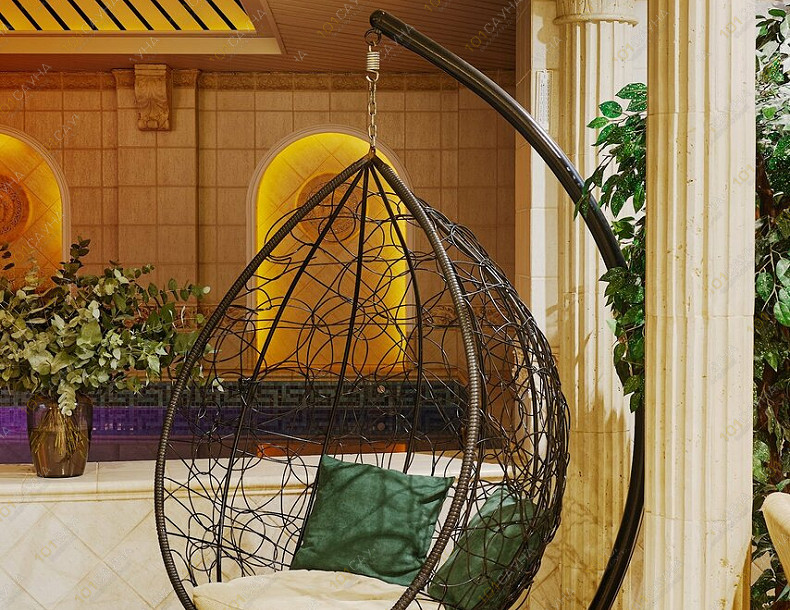 Банный SPA комплекс Велнес Центр Эмеральд, в Санкт-Петербурге, Суворовский проспект, 18 лит. А | Зона отдыха с подвесным креслом в Велнес Центре Эмеральд | 1001sauna.com