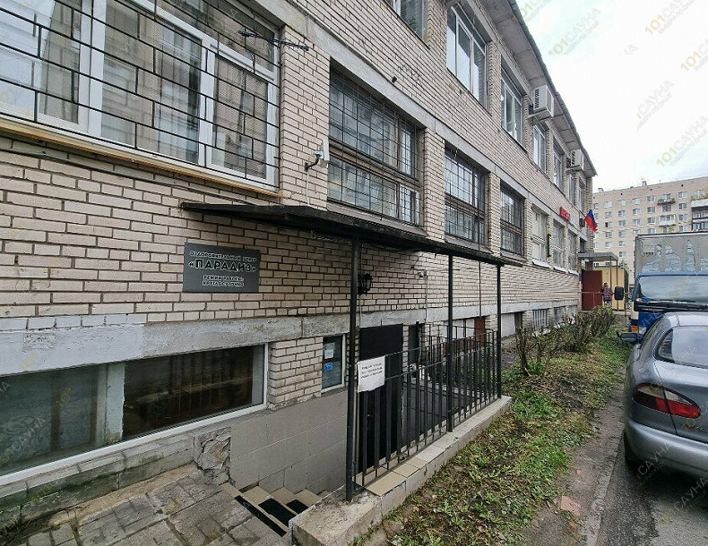 Банный SPA комплекс Paradise, в Санкт-Петербурге, просп. Ветеранов, 166 | Зона отдыха — мягкие диваны и стол в номере | 1001sauna.com